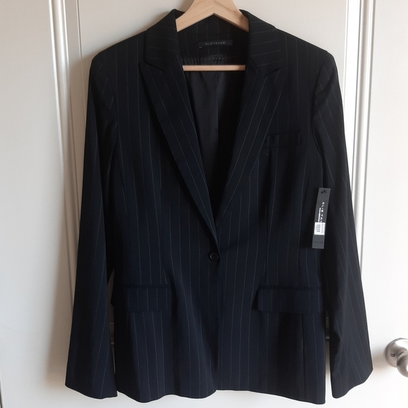 Elie Tahari Jackets & Blazers - NWT Elie Tahari Black Pinstripe Blazer Size 10